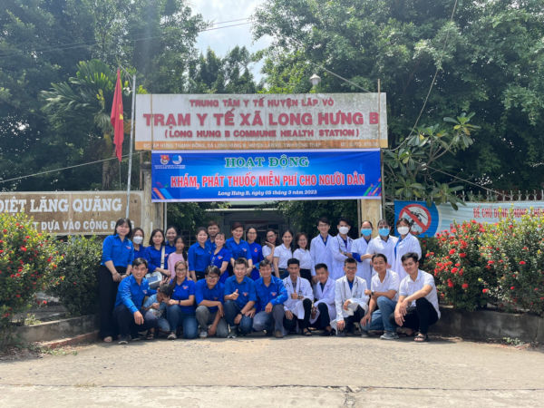 Delegations from the Department of Health visited Monument in Long Hung B